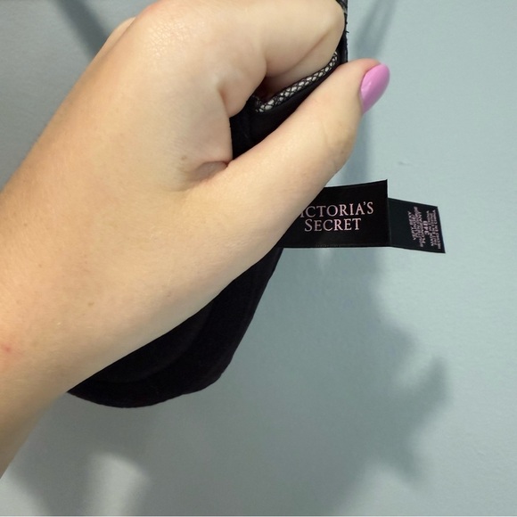 Victoria’s Secret Black Lace Bra - Picture 3 of 4